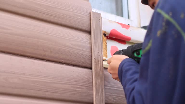 How To Choose The Right Materials for Your Siding Installation in 'Newman, CA